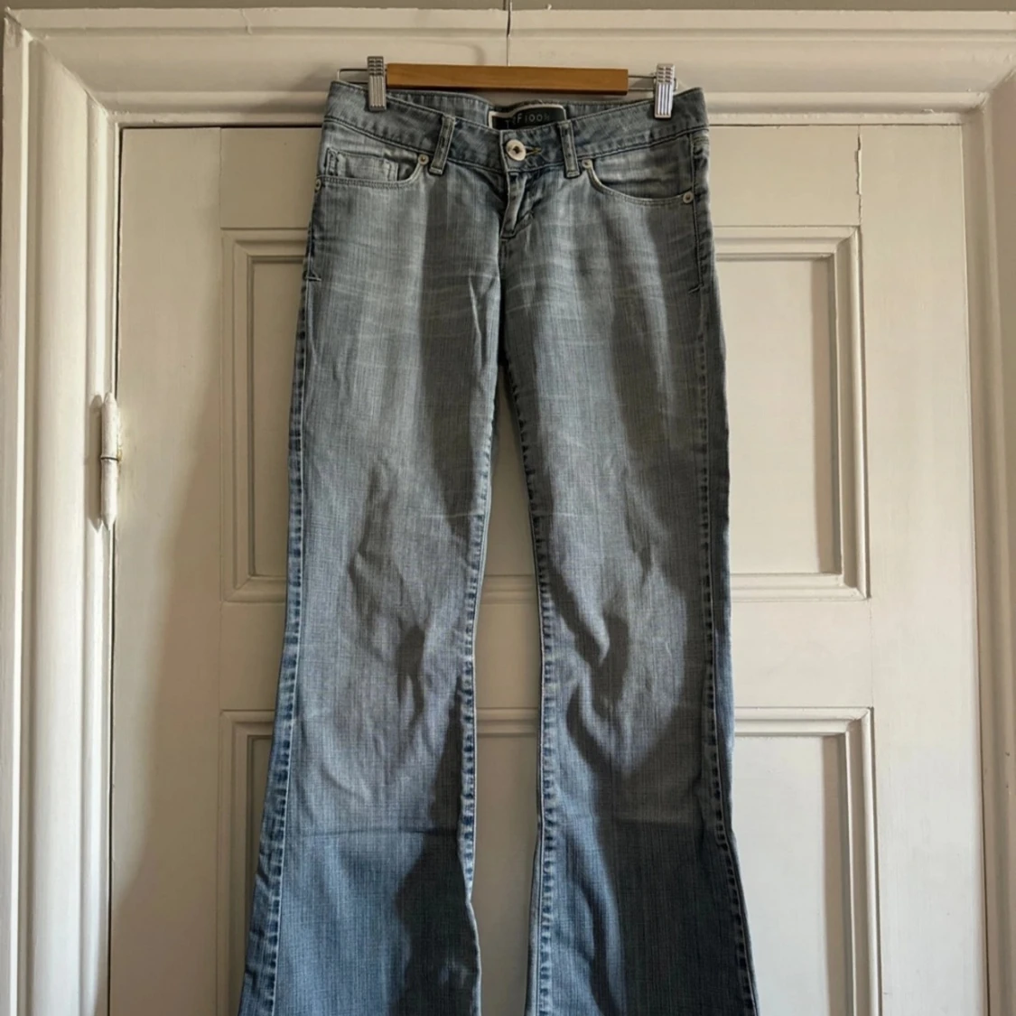 Blåa low waist jeans