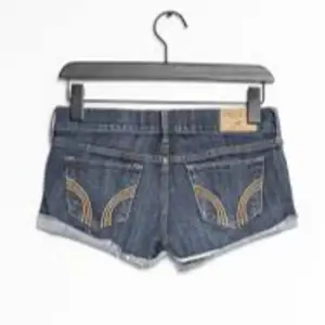 SÖKER hollister jeans shorts i vilken färg som helst, storlek S/M  /38/ W 28-29 ☀️ pris får diskuteras beroende på skick ❤️ LOW WAIST MODELLEN BARA ⭐️⭐️