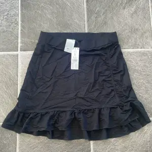 Ny kjol från Gina, liten i storleken