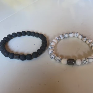 Pärlarmband - Snygga armband som passar till alla outfits. 65kr st 115 för båda.