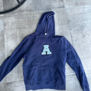 Arigato hoddie - Bra skick