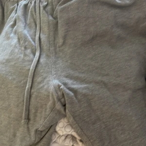 Short herr - Säljer min sons herr short storlek s och m från H&M 40kr styck