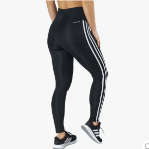 Adidas tights - Helt nya. Aldrig använda, endast testade. Väldigt stretchiga