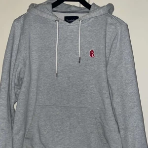 Bondelid tröja - Bondelid tröja i bra skick fläckfri Dm för mer info