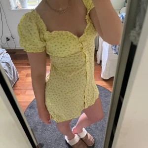 Klänning - Fin klänning nu till sommaren😍🌸