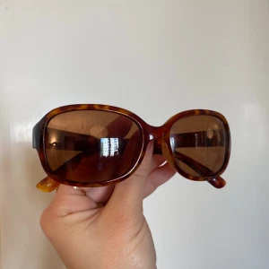 Solglasögon  - Lite flaky men coola