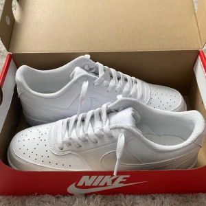 Nike court vision low - Helt nya köpte dom för 3 dagar sen