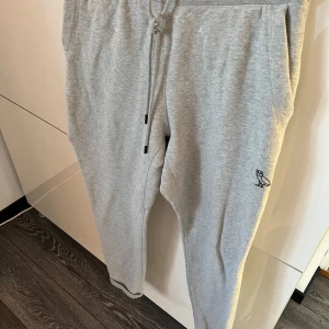 October’s very own (Ovo) - Ny utan prislapp