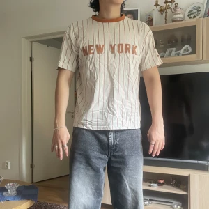T-shirt - T-shirt från Spanien där det står New York 