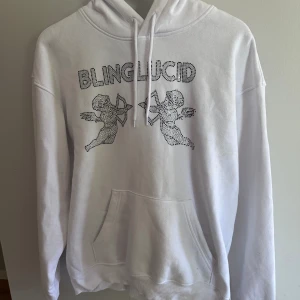 Bling lucid hoodie - Vit bling lucid hoodie i storlek S,väldigt bra skick endast använd 1 gång