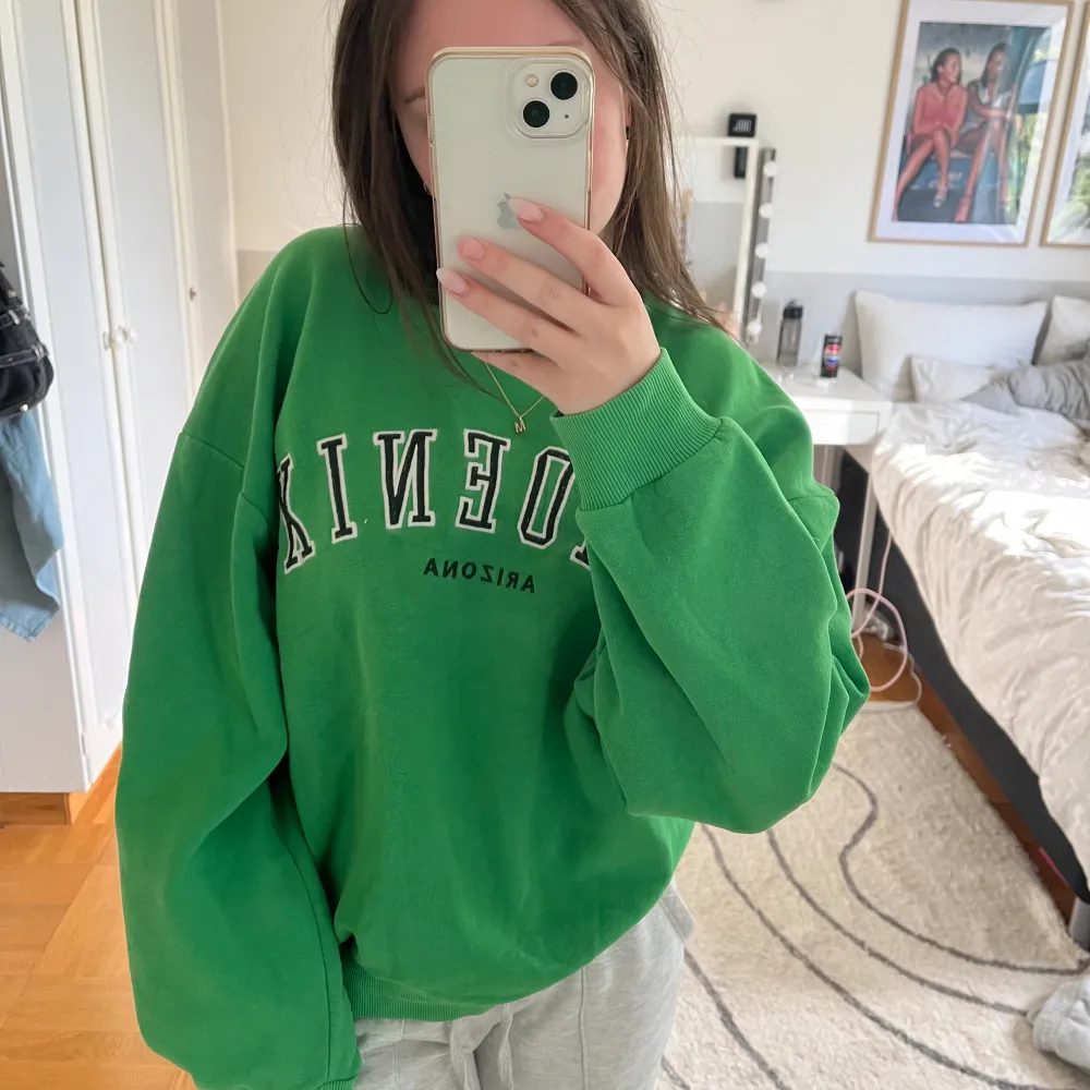 Grön sweatshirt från GinaTricot 💚. Hoodies.
