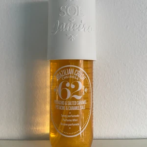 Sol de janeiro 62 - Säljer en oanvänd sol de janeiro parfym i 62, den luktar jättegott💛tryck på köp nu eller kontakta om ni är intresserade