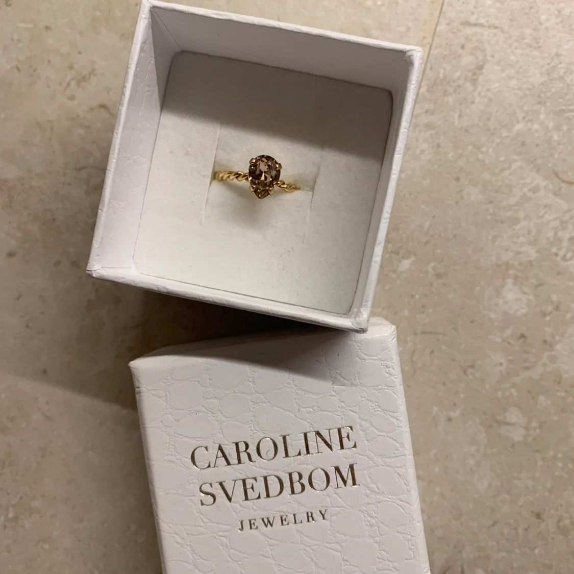 Caroline Svedbom ring - 90
