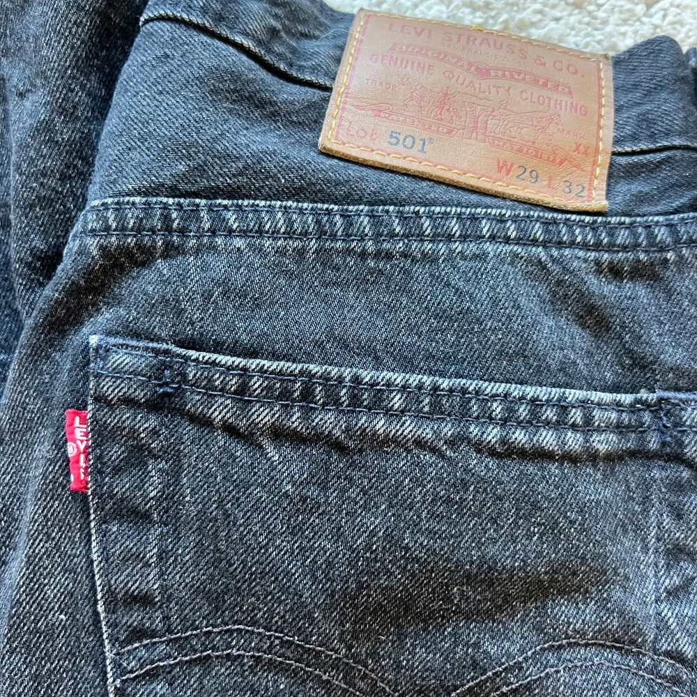 Levis jeans i modellen 501, aldrig använda. Jeans & Byxor.