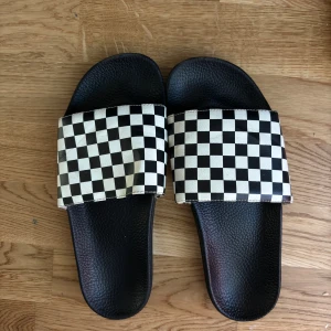 [44.5 EU] VANS Checkerboard La Costa Slide-On Sandal - Sparsamt använda VANS sandaler. Storlek 44.5