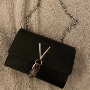 Valentino bags - Super fin väska! 