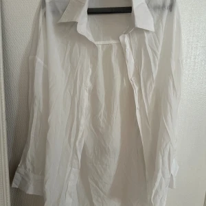 Vit linne skjorta  - Super fin linne skjorta 