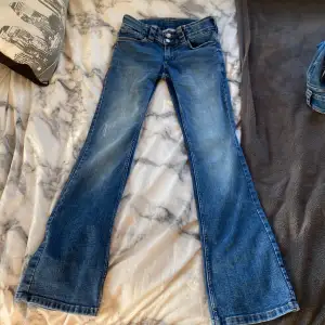 Jeans från hm strl 158❤️ Snygga bootcut jeans🌸 Bara provade på 