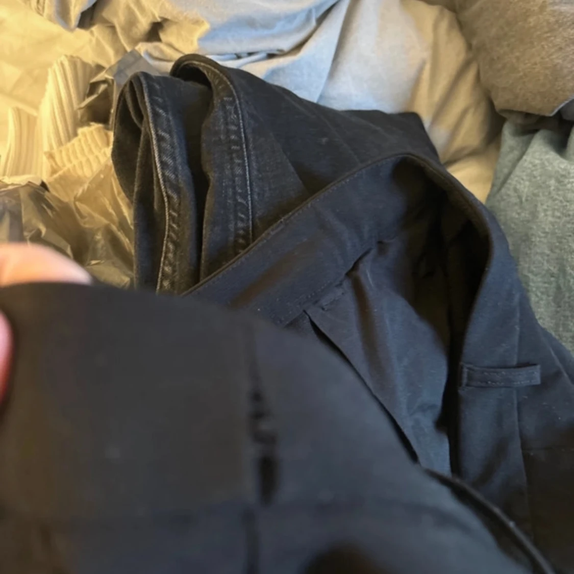 Svarta kostymbyxor  - 90