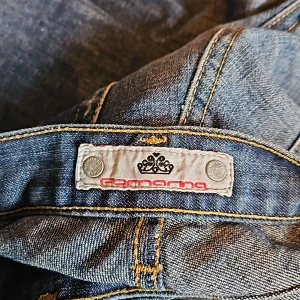 Låga jeans - Slitna, välanvända men snygga jeans från Fornarina