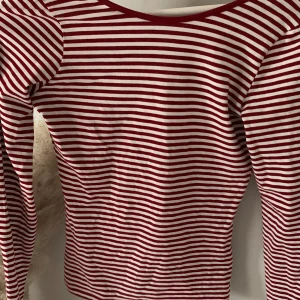 Topp - Så himla snygg🤟🎸💞 Med öppen rygg💕