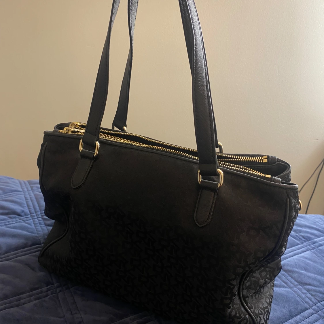 DKNY- handväska - 90