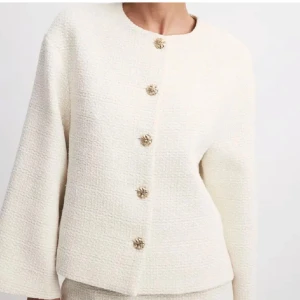 Balzer/ jacka  - Söker denna från nakd som är slutsåld❤️ söker i storlek 36/38 