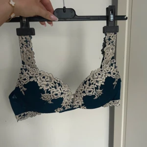 Intimissimi bh - Superfin Intimissimi bh i superskick, tyvärr för stor för mig därefter säljande!💘 kan eventuellt vara intresserad av byte mot mindre storlek!!