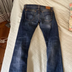 Nudie Jeans - Bra skick, säljer då de är för små Öppen för lite lägre pris vid snabb affär  Storlek 30 W 32 L
