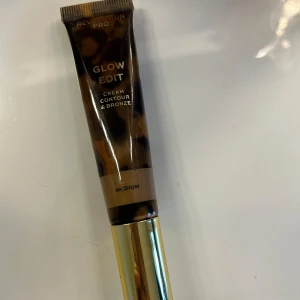 Revolution Pro contour - Säljer denna cream contour som endast är testad. 50kr