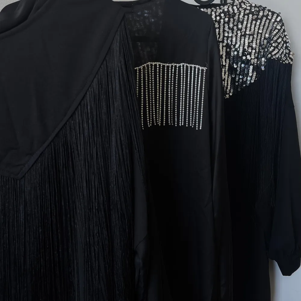 Elegant Abaya with fringes  . Klänningar.