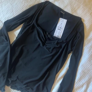 Ginatricot topp - Söt oanvänd topp ifrån Gina, prislapp sitter kvar ❤️‍🔥