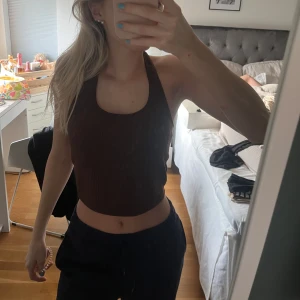 Topp H&M - Brun topp h&m i storlek M 