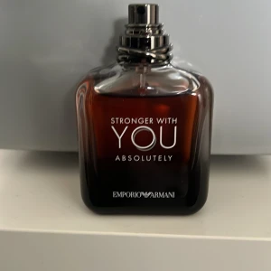 Stronger With you absolutely 50ml - Stronger With you absolutely 45 ml kvar. Din doft men inget för mig. Tar endast emot pengar.