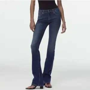 Snygga jeans från zara!!😍😗