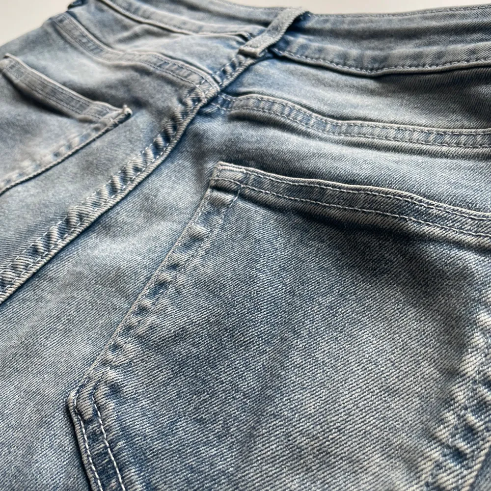 Skick: använda ett fåtal gånger, högmidjade . Jeans & Byxor.