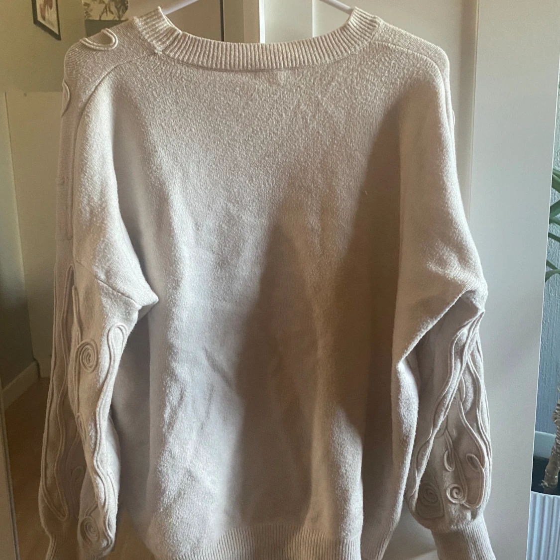 Beige mönstrad tjocktröja  - 90