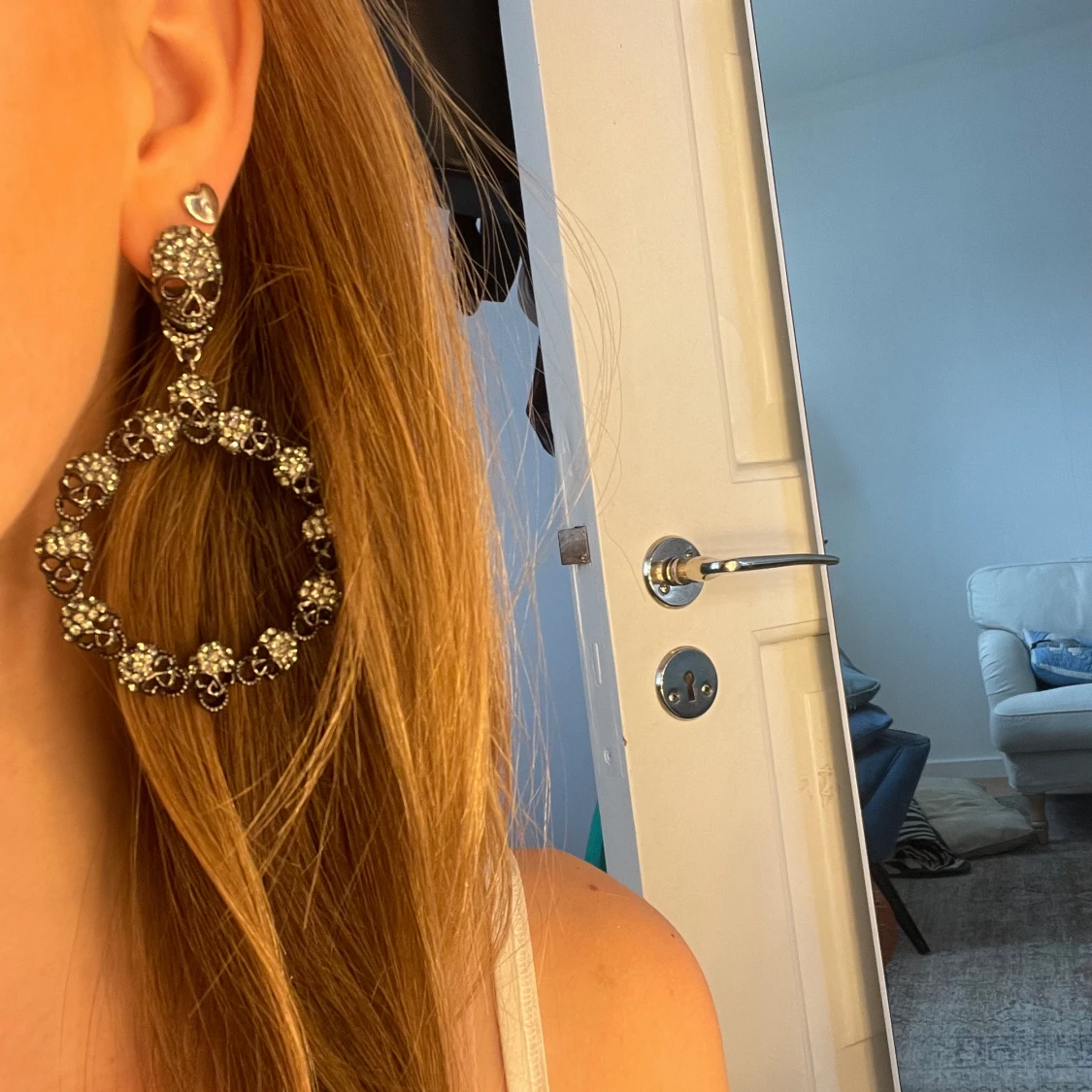 Runt skelet örhängen  - 90