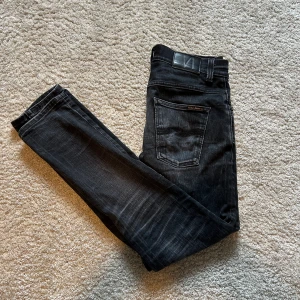 Nudie jeans - Säljer nu mina Nudie jeans som är sjukt snygga och trändiga. Skriv om ni har några frågor eller funderingar.