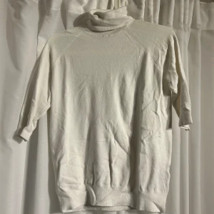 Zara turtleneck topp - Säljer denna zara top storlek xs men passar s-L 