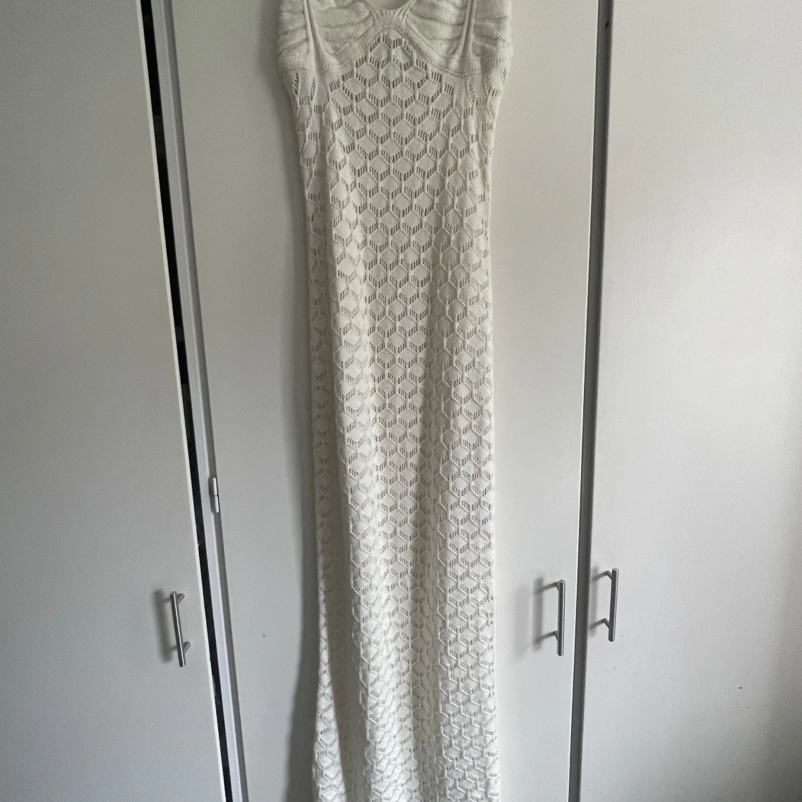 Virkstickad klänning