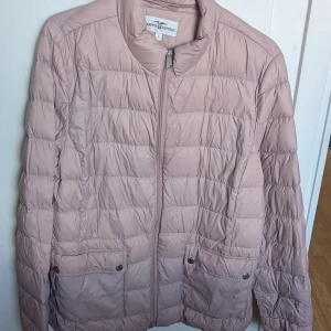 Hampton Republic lätt jacka - Använd men har fortfarande mycket kvar att gem