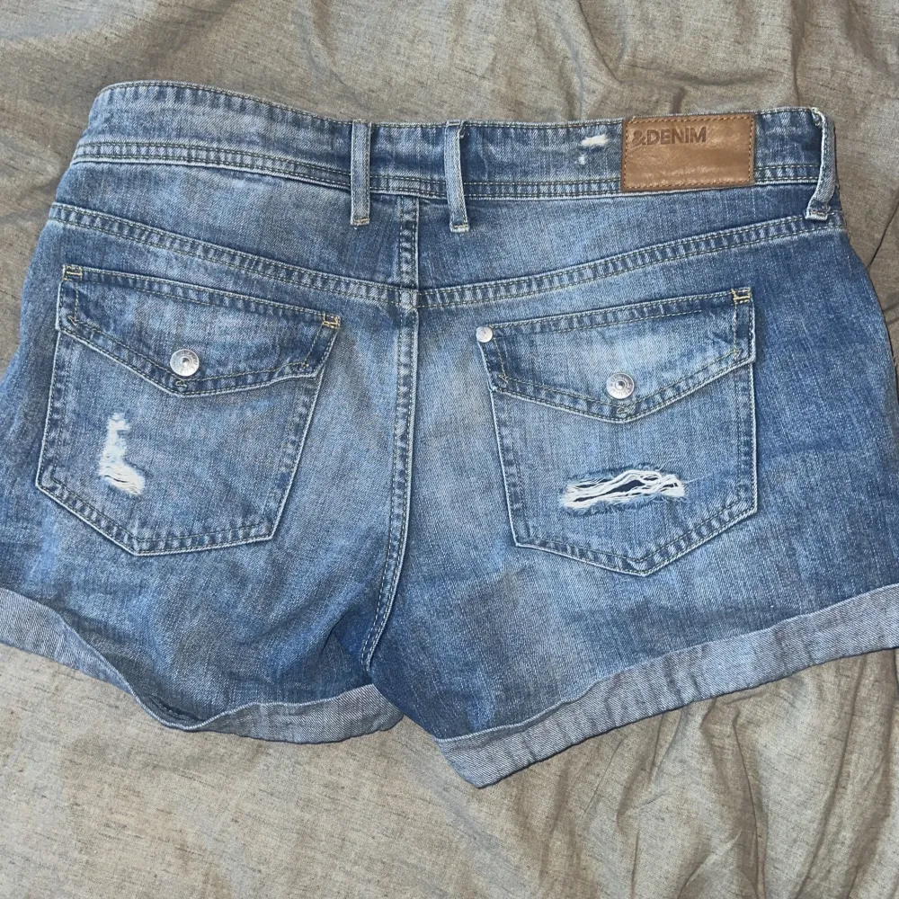 Lågmidjade jeans shorts . Shorts.