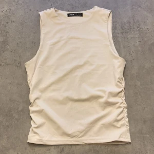 Topp  - Aldrig använd  Kan användas på båda hållen 