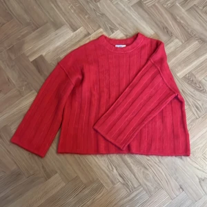 Stickad tröja - Oanvänd 