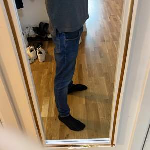 Hej säljer nu dessa feta jeans från tiger of Sweden ny. Pris 1599 mitt pris 300 storlek 30/30 och de är i slim fit ett par riktigt sköna jeans priset är ej hugget i sten 