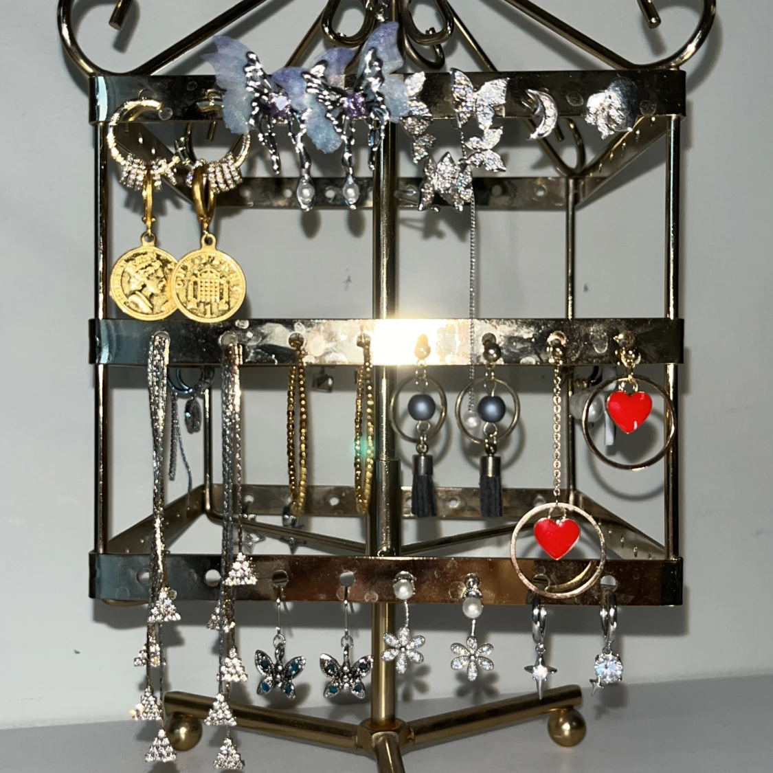 Samling av örhängen