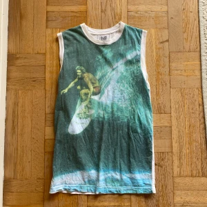 Dolce & Gabbana topp - Supercool ärmlös vintage Dolce Gabbana t-shirt. Aldrig använd.