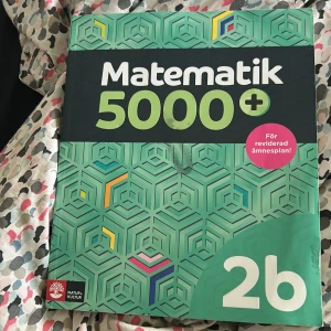 Mattebok 2b  - Säljer denna bok då jag läst klart kursen och finner ingen användning för den. Köpte den för nästan 550, har inte kladdat i boken och boken är i nyskick. Kan absolut skicka med gamla anteckningar gratis❤️ priset kan diskuteras 