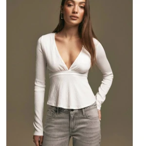 Topp - Säljer denna tröja från Nelly i storlek xs’